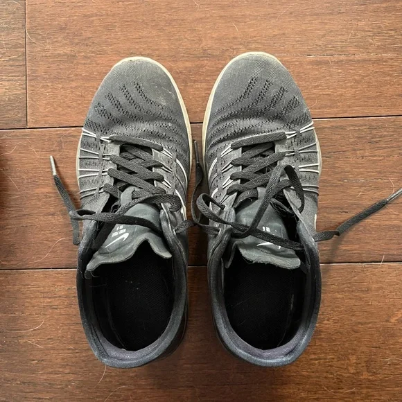 TWO pairs of Nike Running shoes - size 7 - Picture 4 of 7